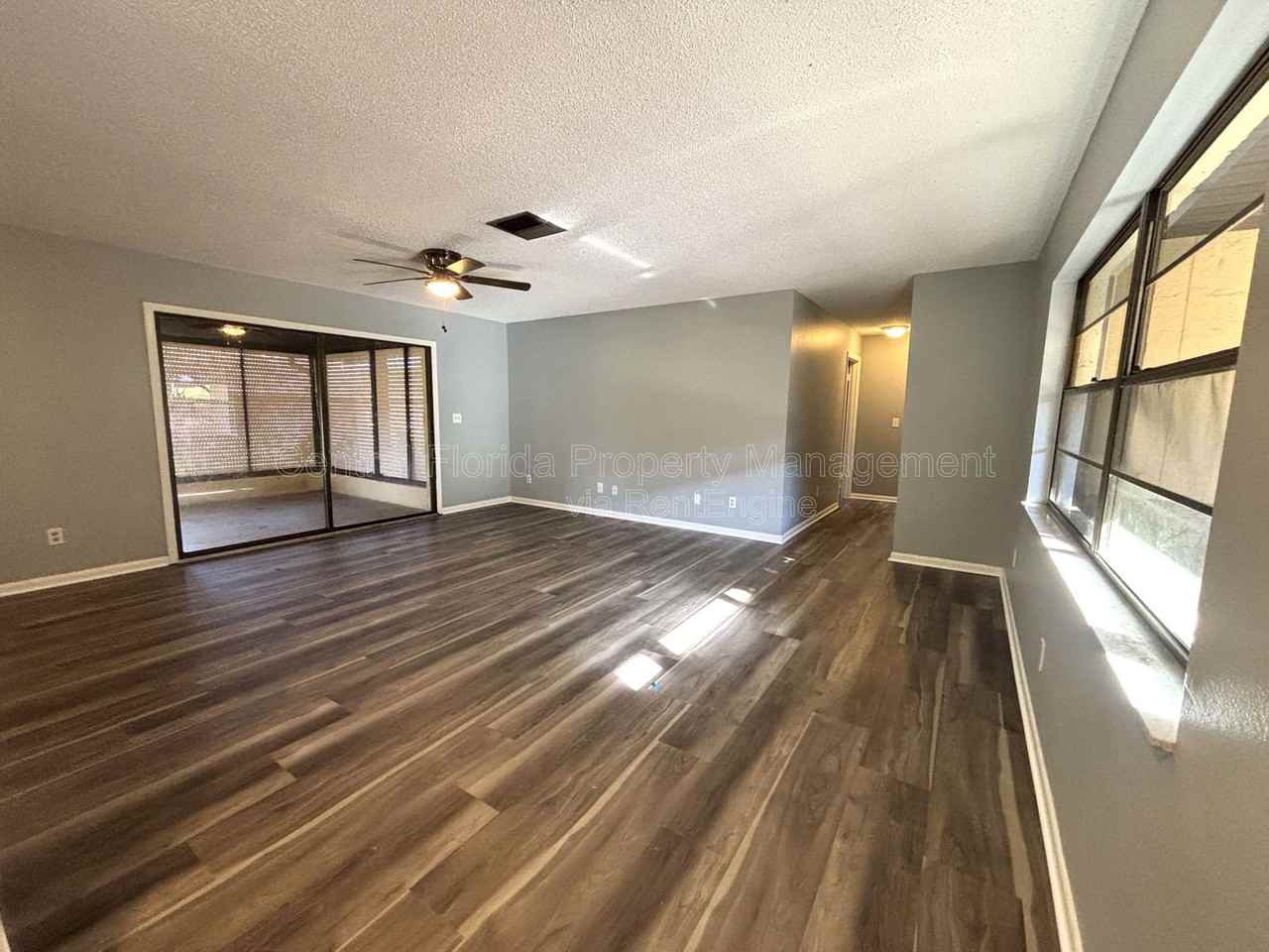 12429 Sunshine Dr - Photo 3 of 27