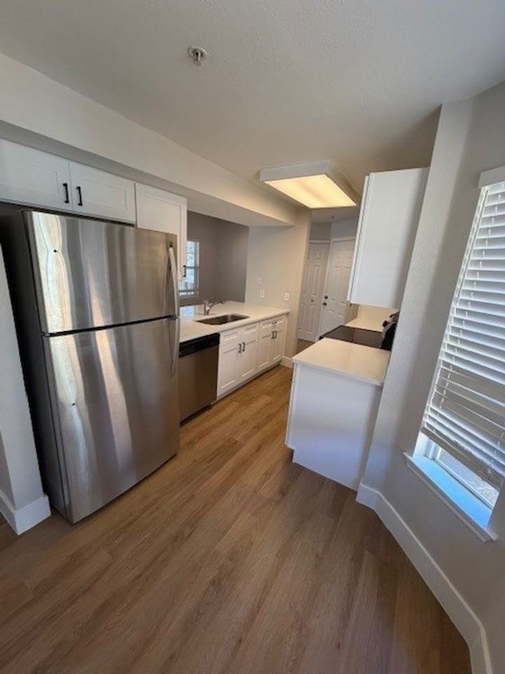 400 Summit Ridge Pl #210 - Photo 3 of 25