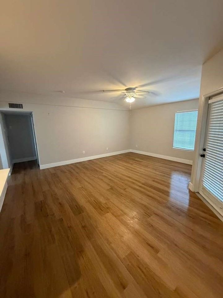 400 Summit Ridge Pl #210 - Photo 7 of 25