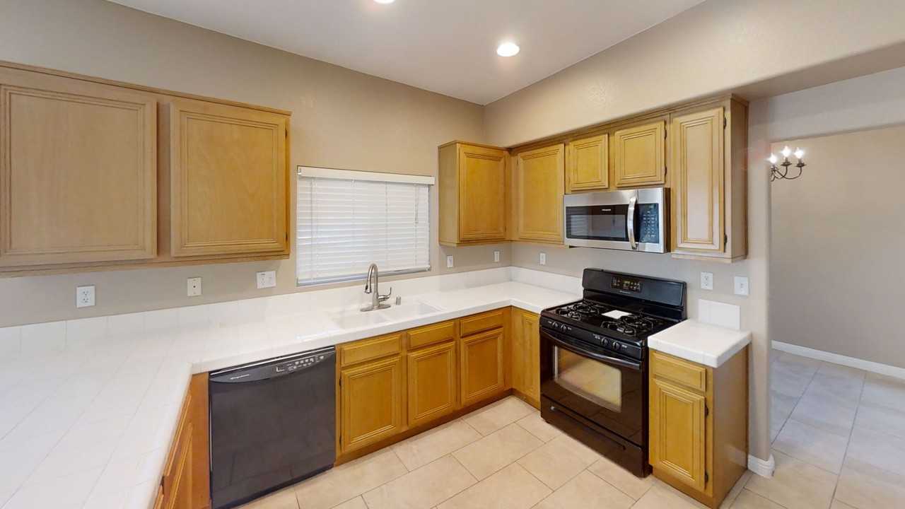 1660 Panther Ln - Photo 7 of 18