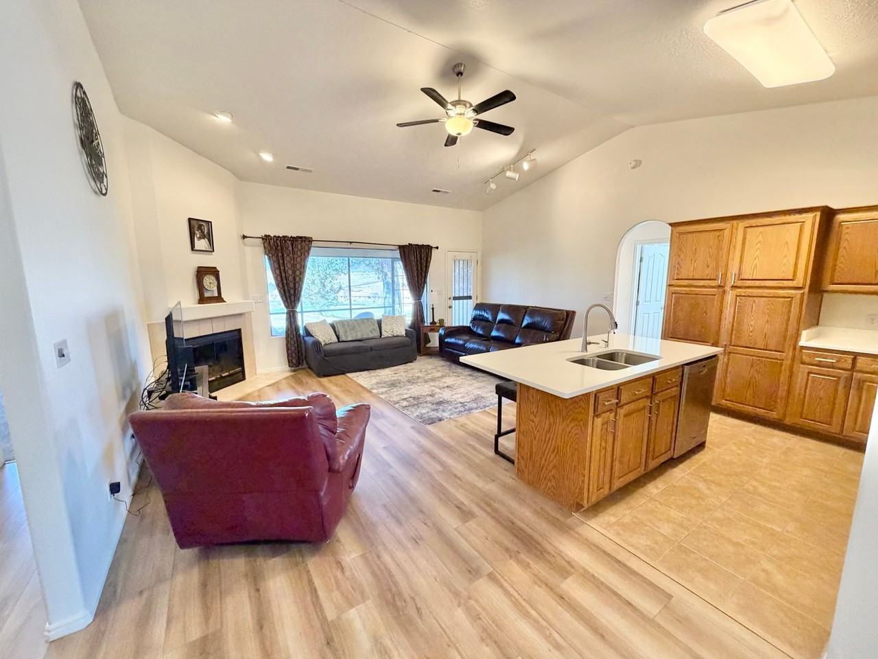 2154 S Legacy Dr - Photo 7 of 28