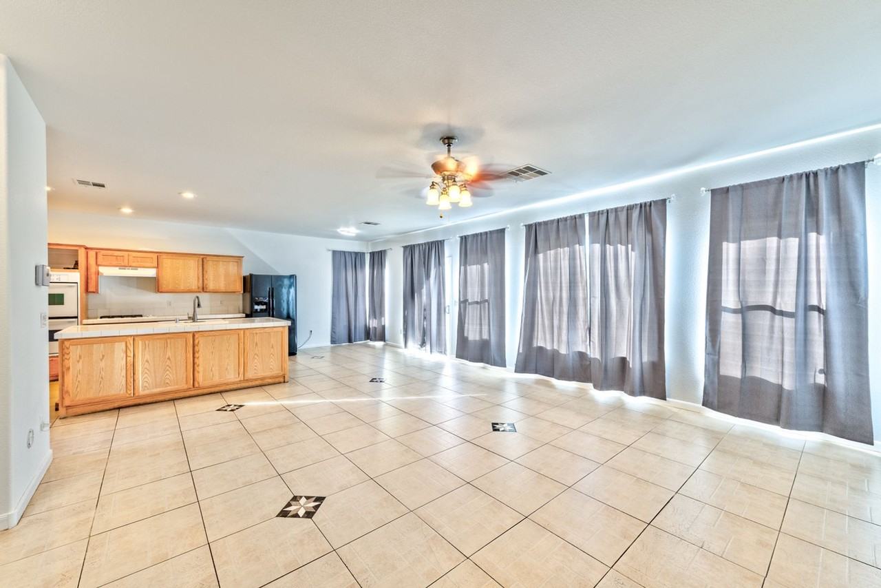 1539 Laguna Palms Ave - Photo 3 of 15