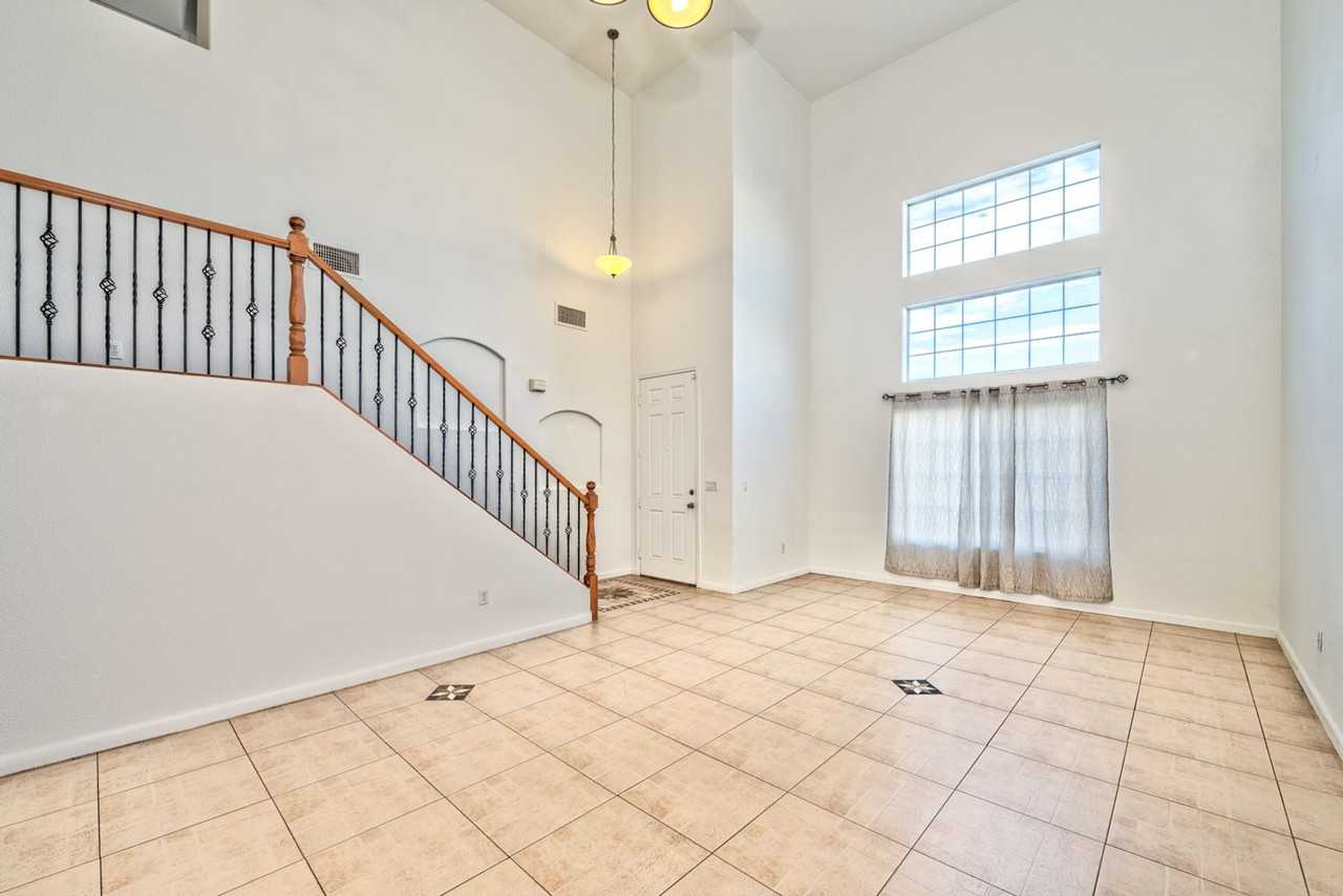 1539 Laguna Palms Ave - Photo 6 of 15