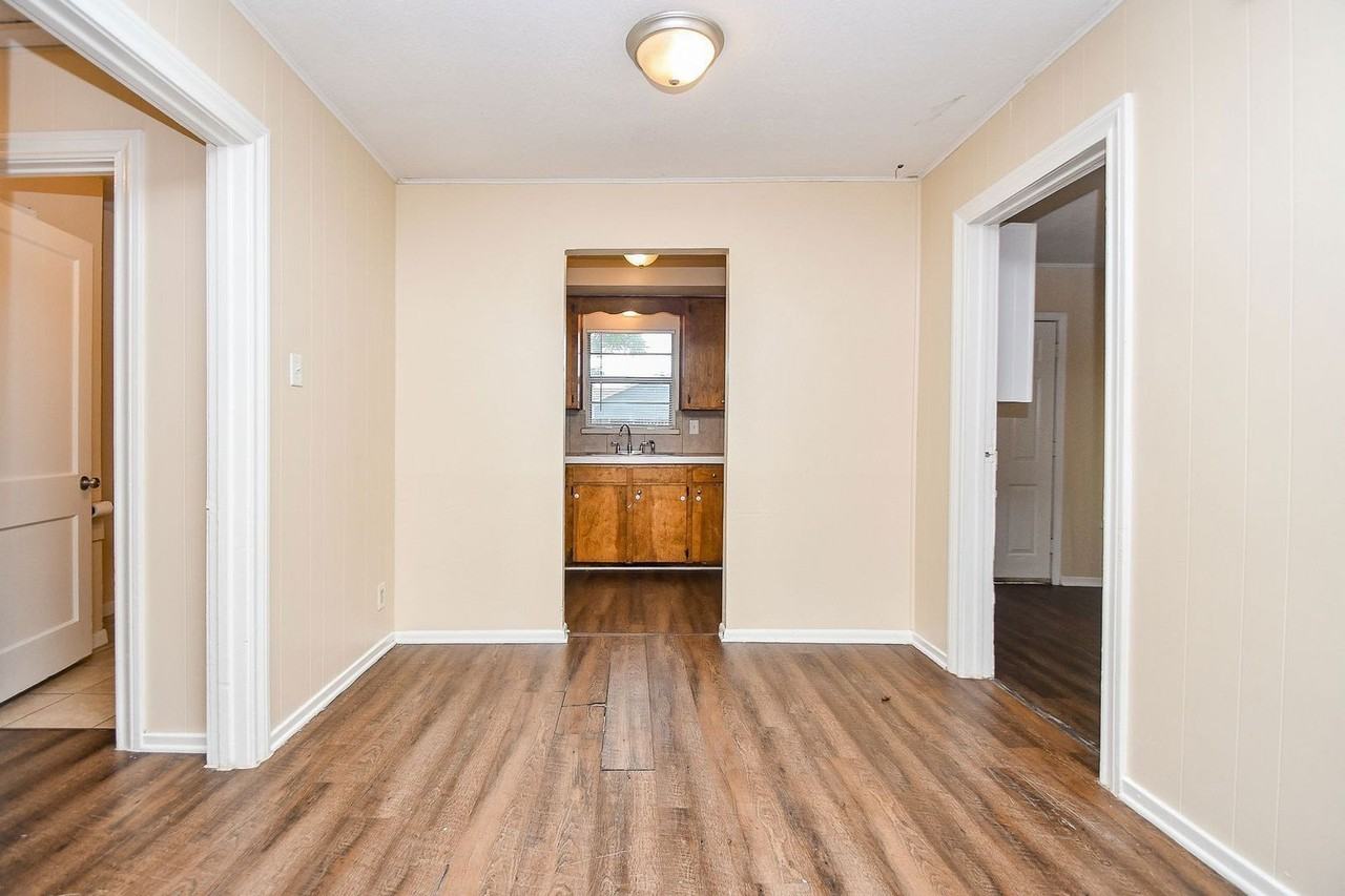 225 17th Ave N - Photo 6 of 23