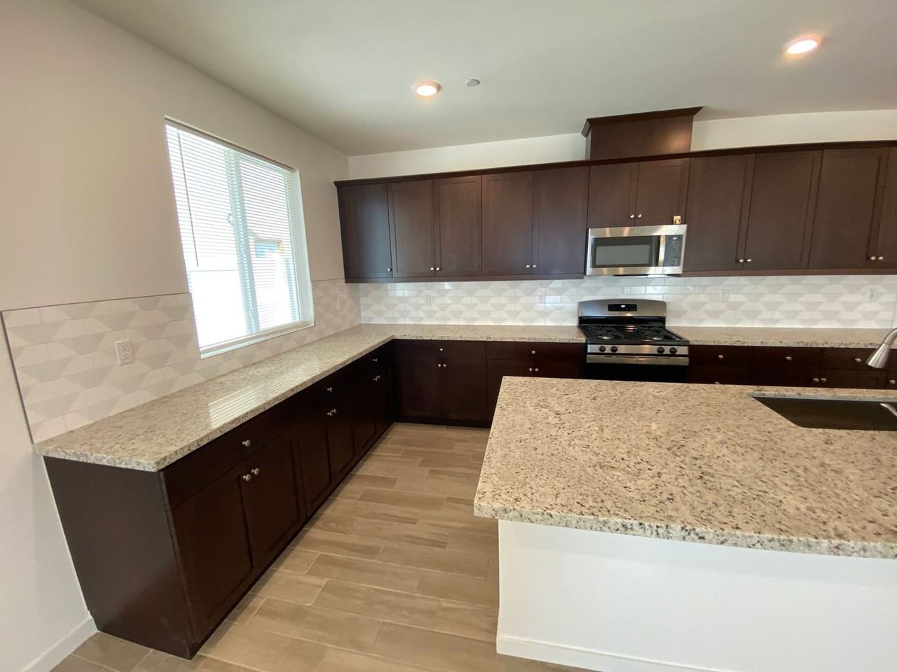 11633 Sky Pointe Dr - Photo 4 of 50