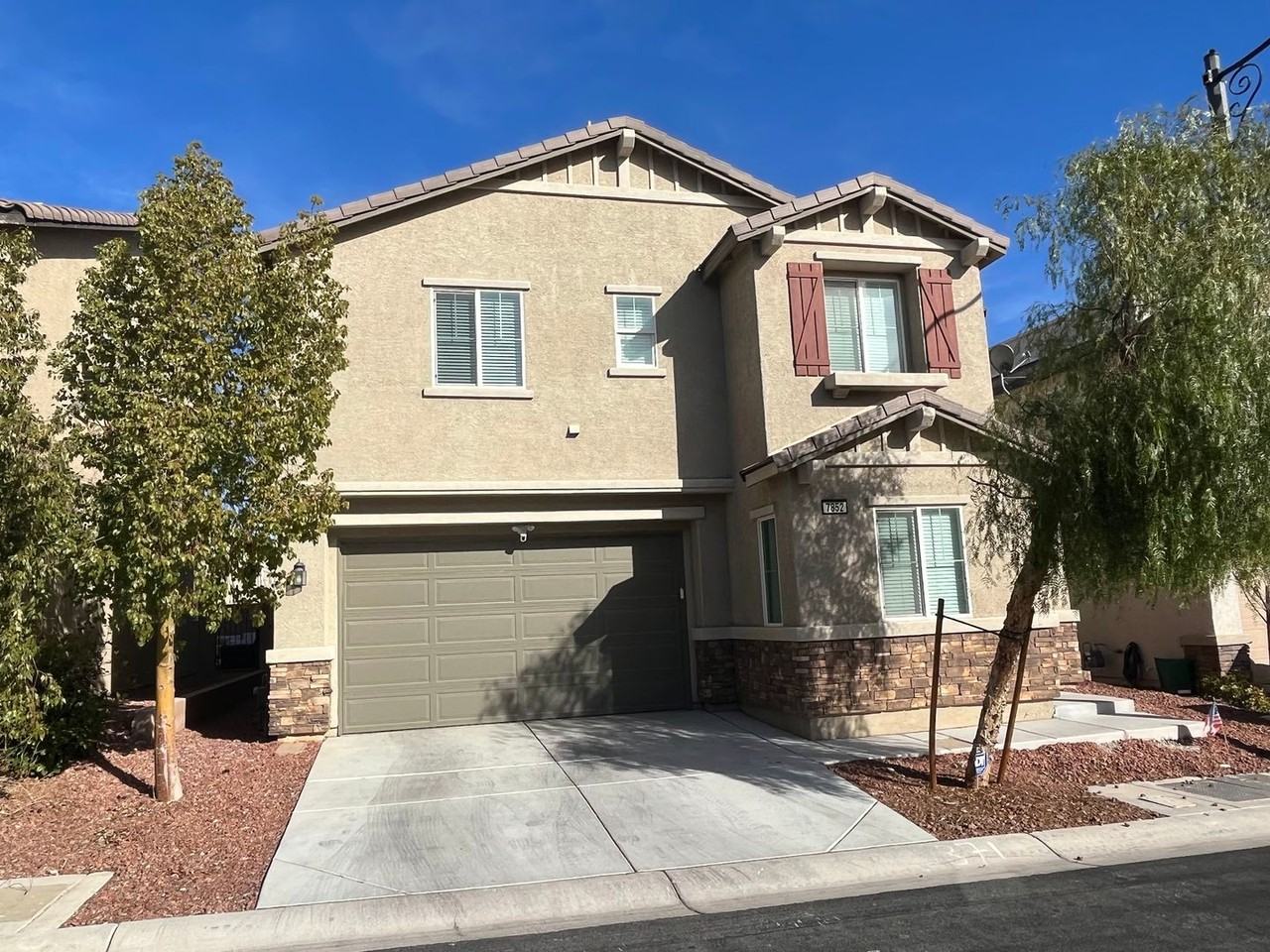 7852 Pyramid Peak St - Photo 3 of 42