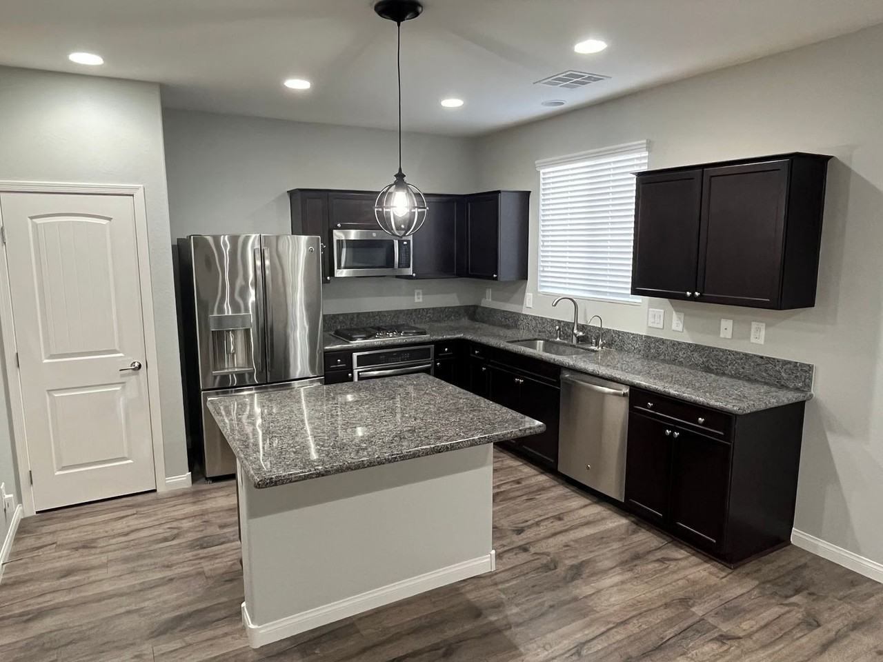 7852 Pyramid Peak St - Photo 4 of 42