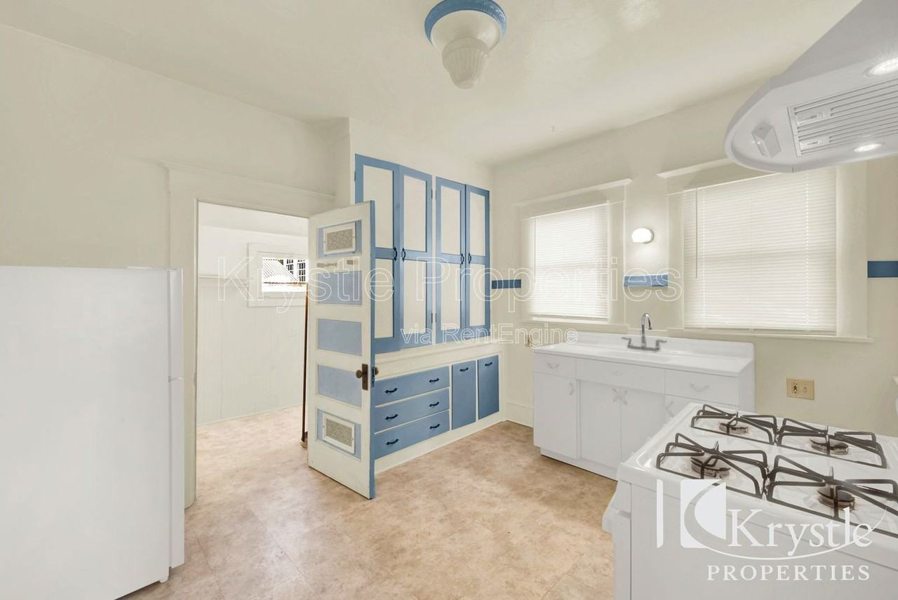 417 El Dorado St - Photo 7 of 24