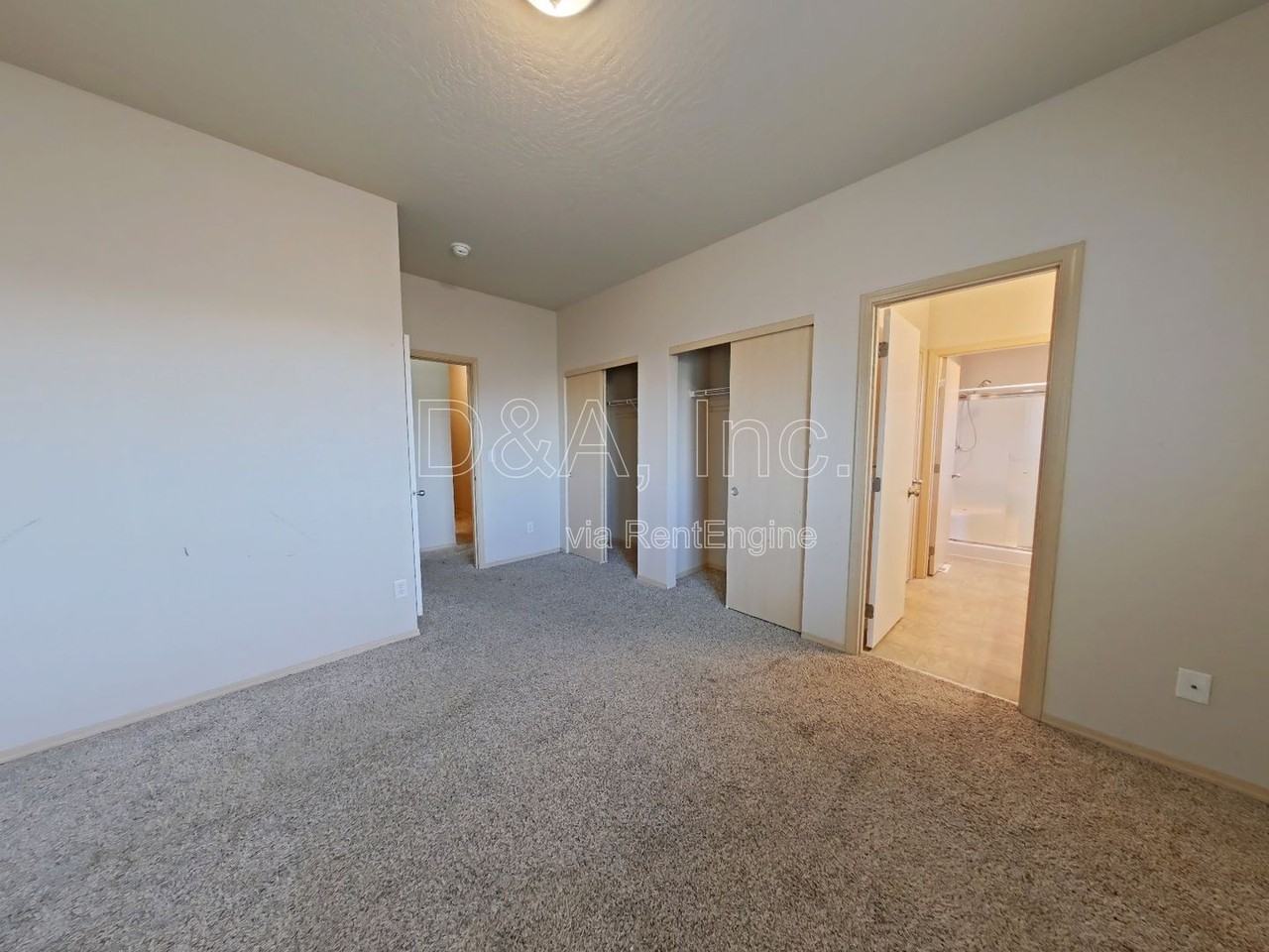 4373 Mackinaw Ave Se - Photo 6 of 12