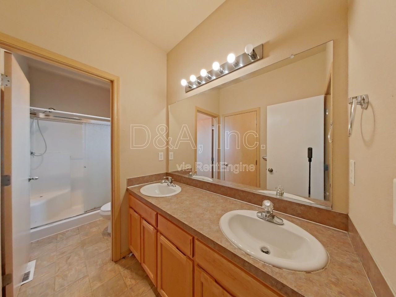 4373 Mackinaw Ave Se - Photo 7 of 12