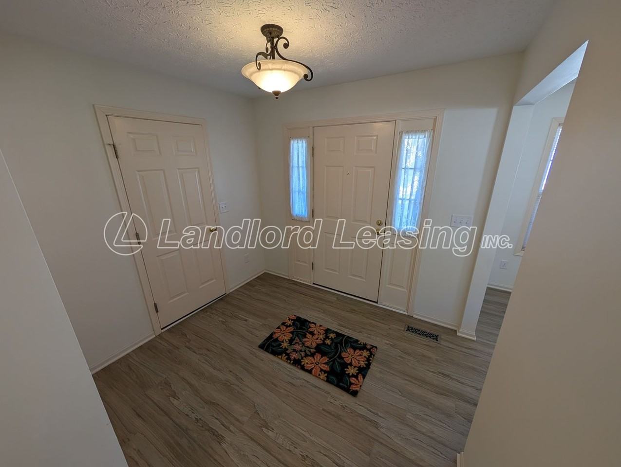 1417 Hollow Wood Ln - Photo 2 of 21