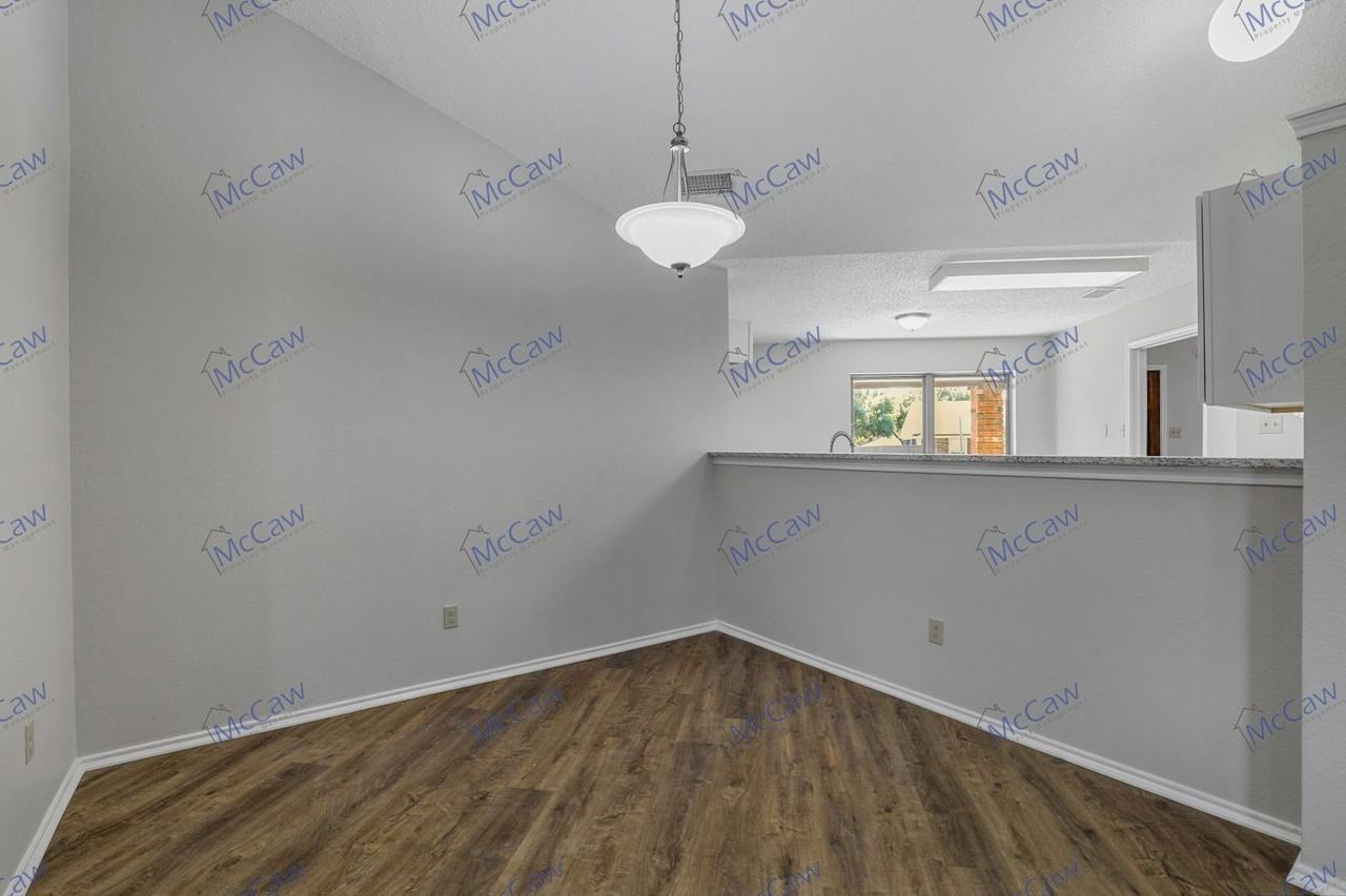 809 Baxter Dr - Photo 3 of 18