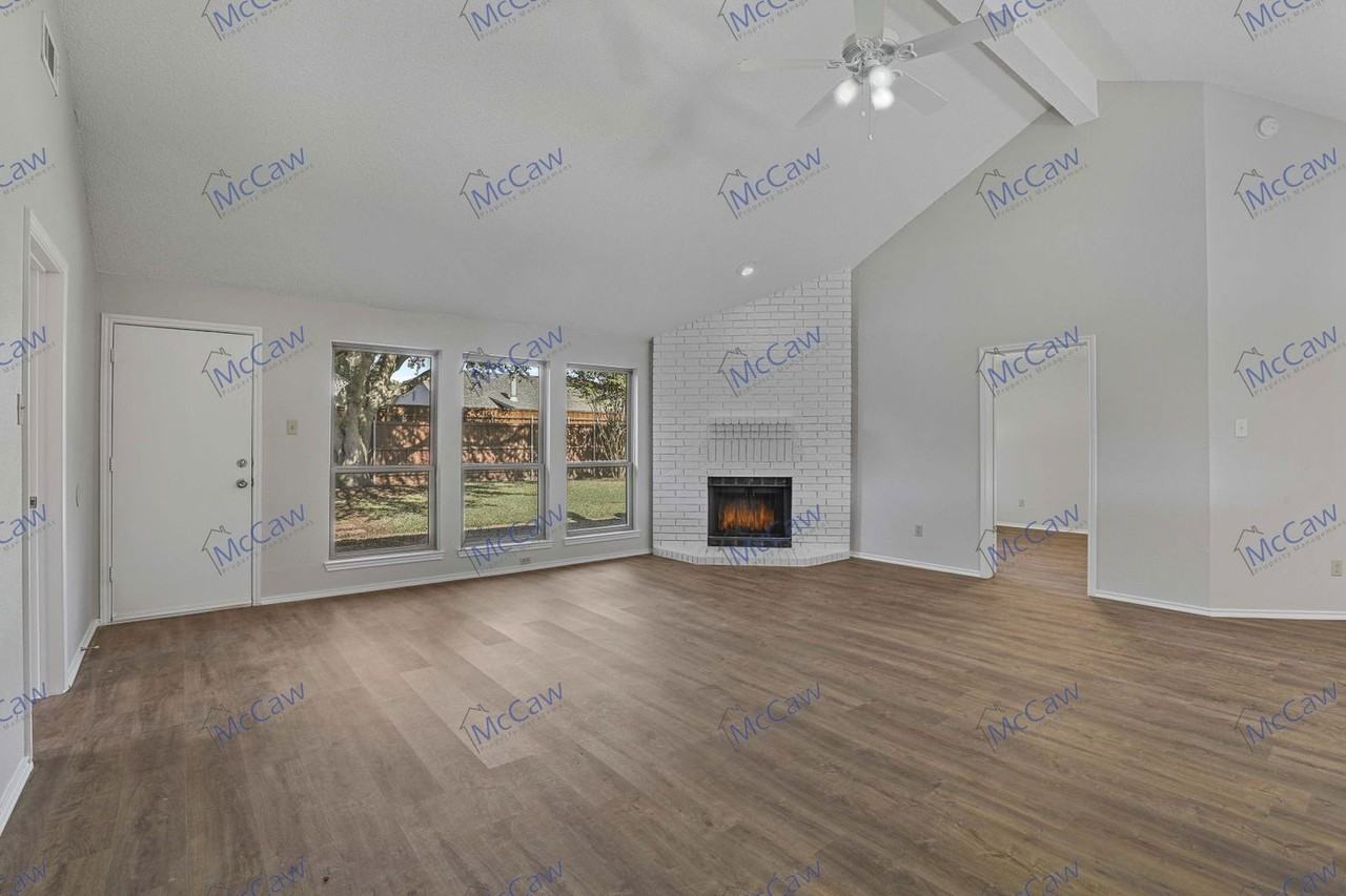 809 Baxter Dr - Photo 4 of 18