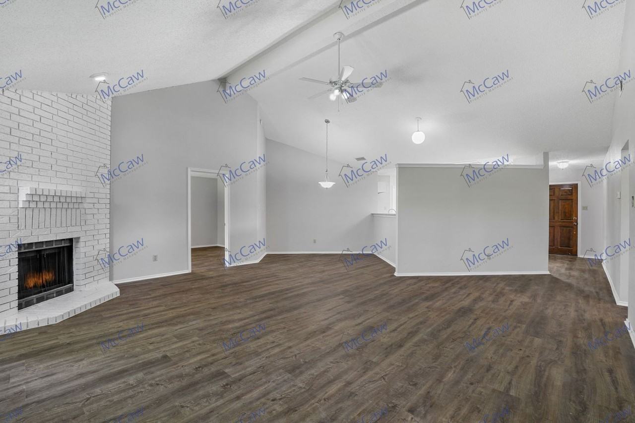 809 Baxter Dr - Photo 5 of 18