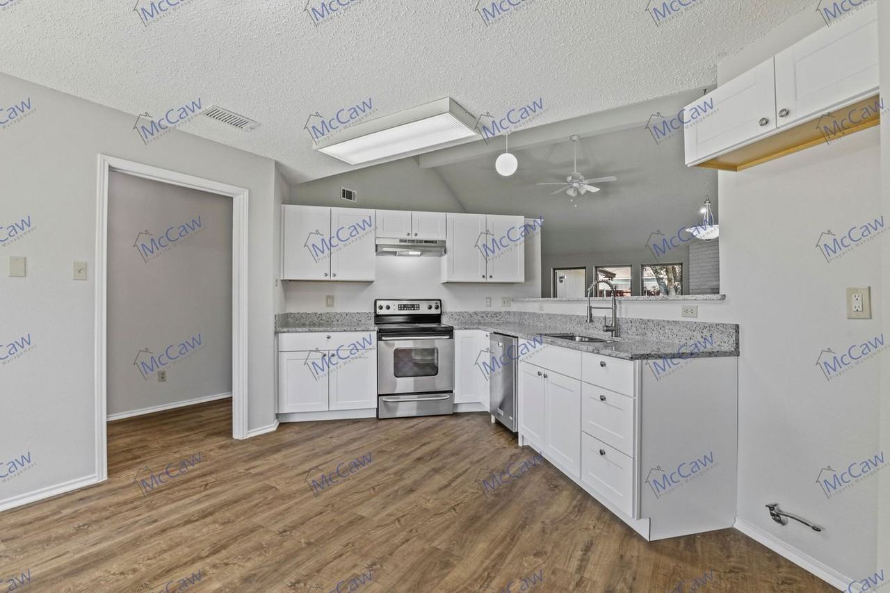 809 Baxter Dr - Photo 6 of 18