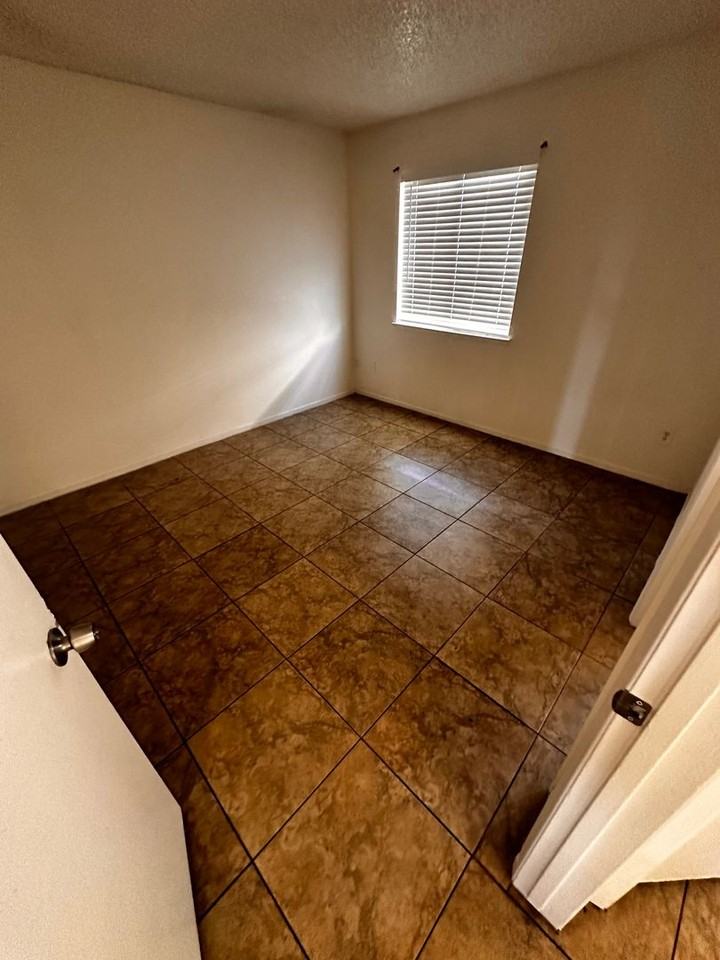 4701 Beechwood St - Photo 4 of 6