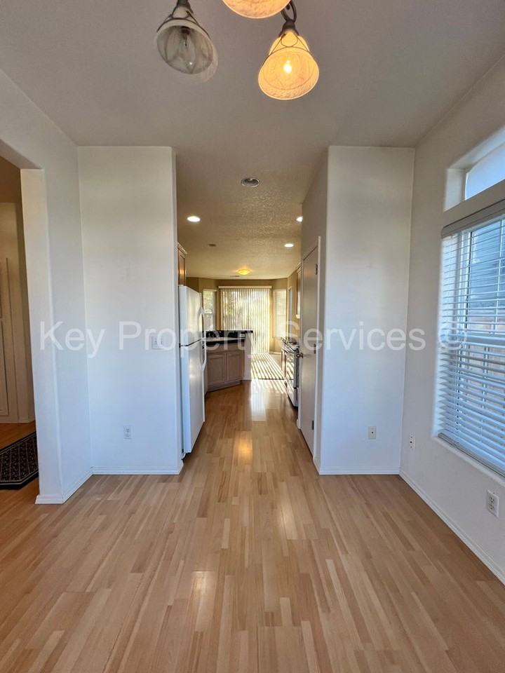 19219 Se 9th Cir - Photo 3 of 17