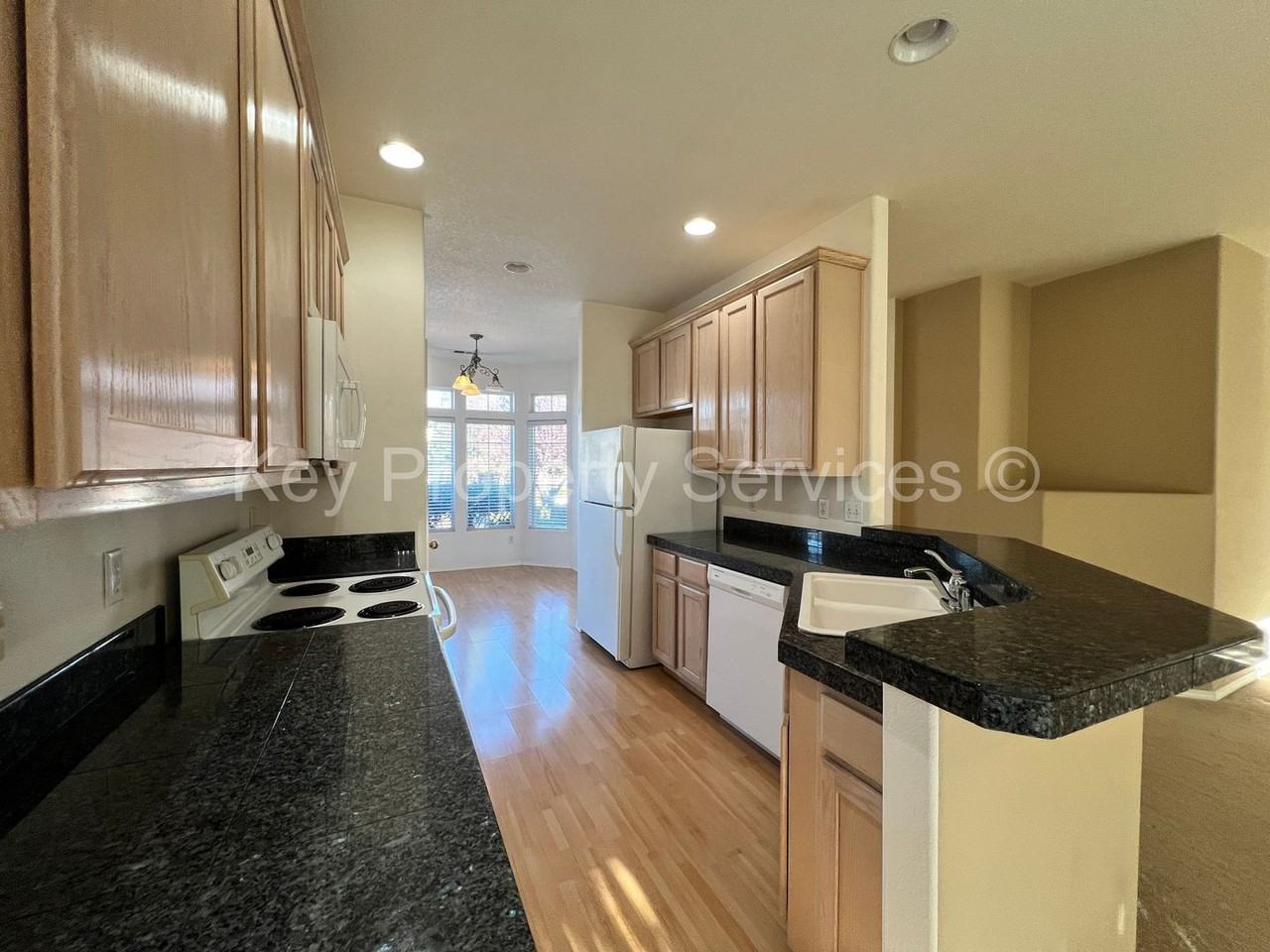 19219 Se 9th Cir - Photo 4 of 17