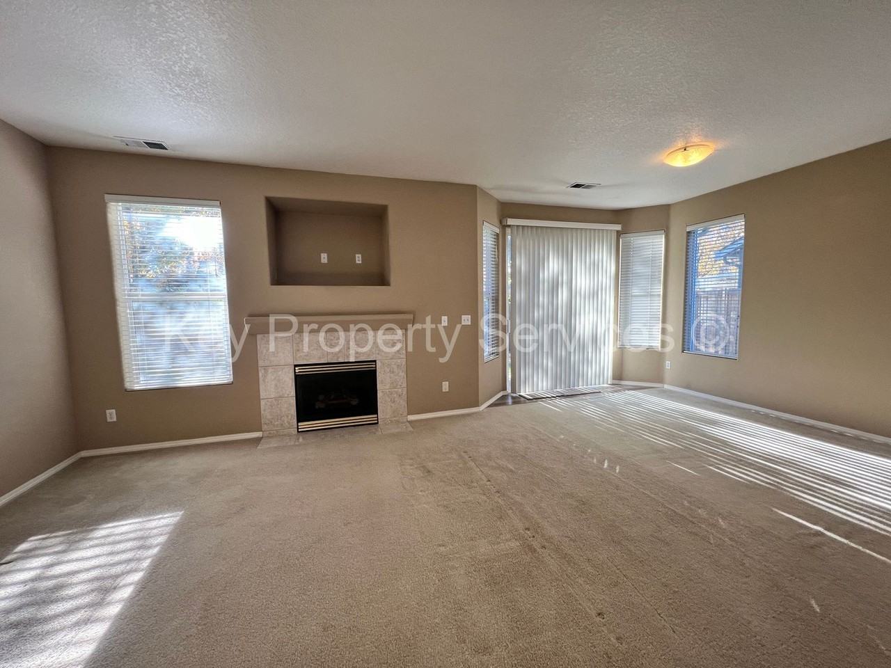 19219 Se 9th Cir - Photo 6 of 17