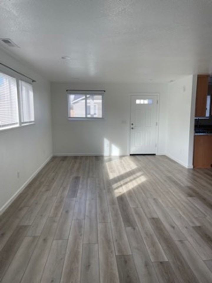 1120 Garfield St - Photo 4 of 18