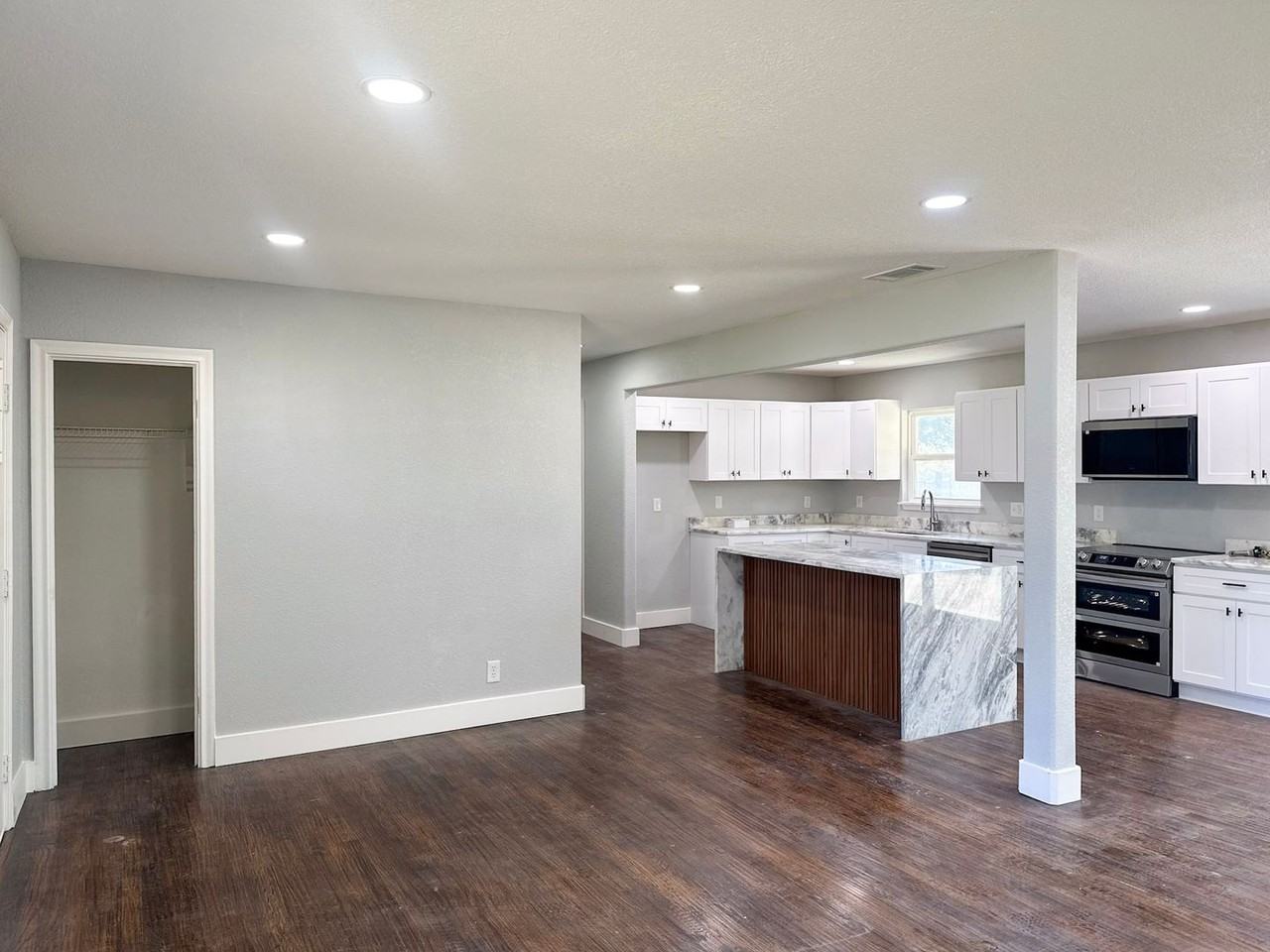 5099 Woodland Dr - Photo 2 of 16