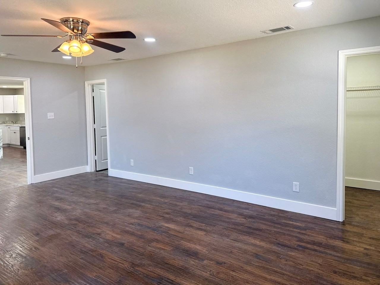 5099 Woodland Dr - Photo 5 of 16