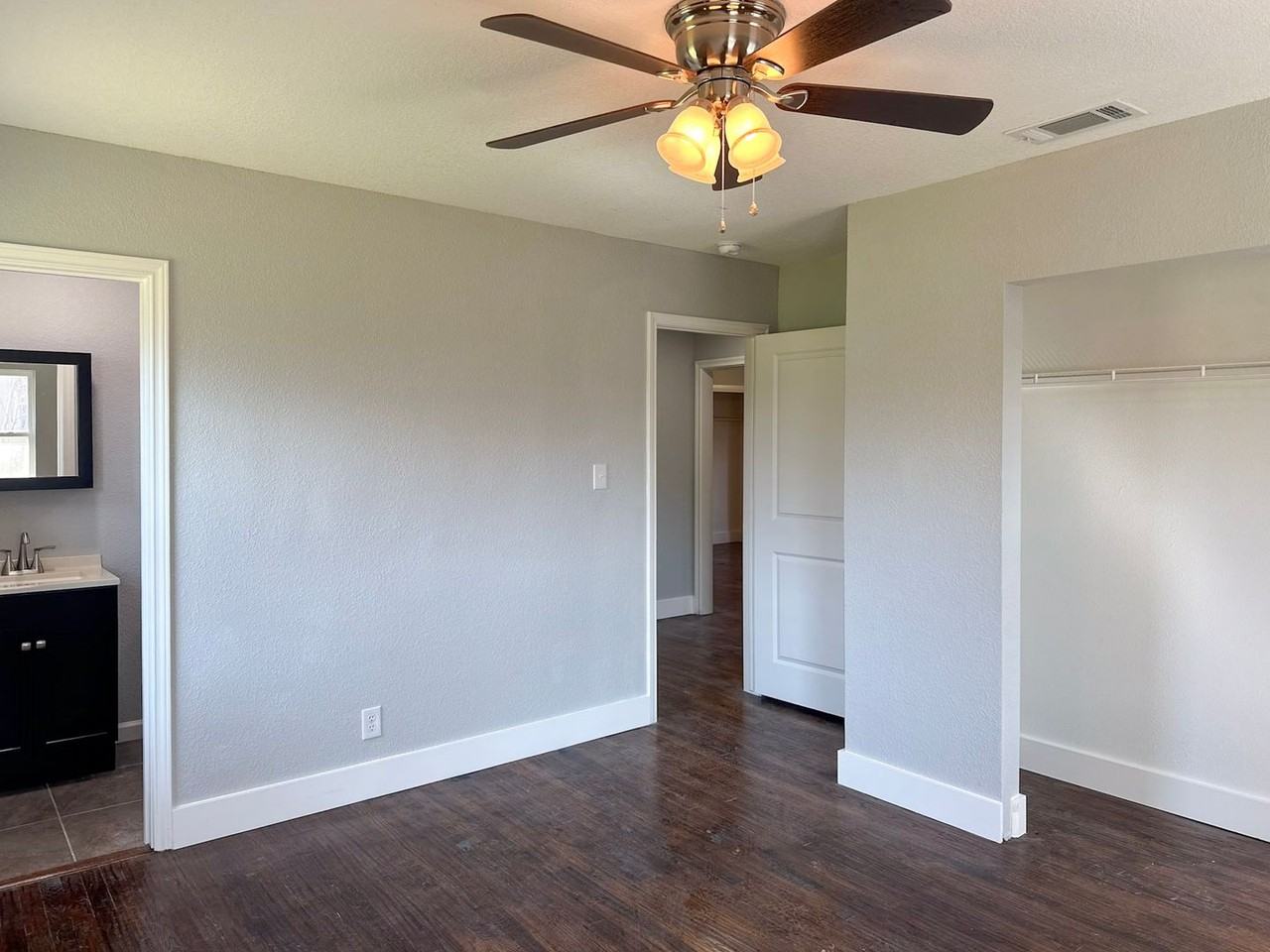 5099 Woodland Dr - Photo 7 of 16