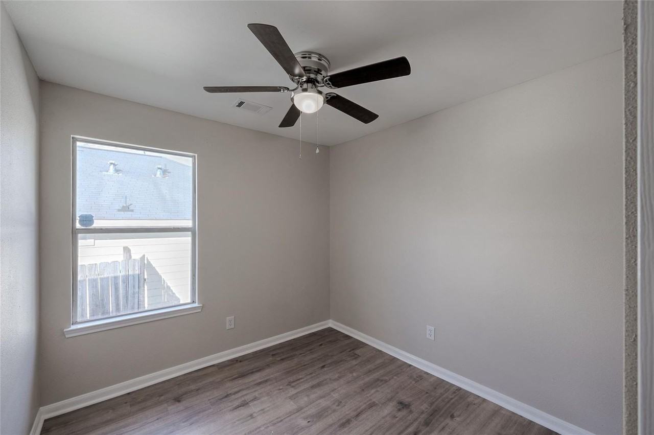 14087 Running Bear Dr - Photo 3 of 24