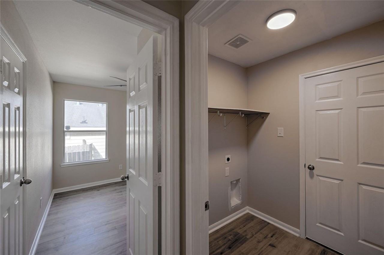 14087 Running Bear Dr - Photo 6 of 24