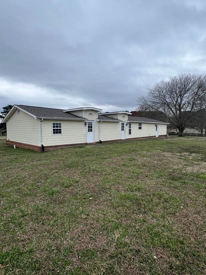 805 Bluffview Dr - Photo 2 of 5