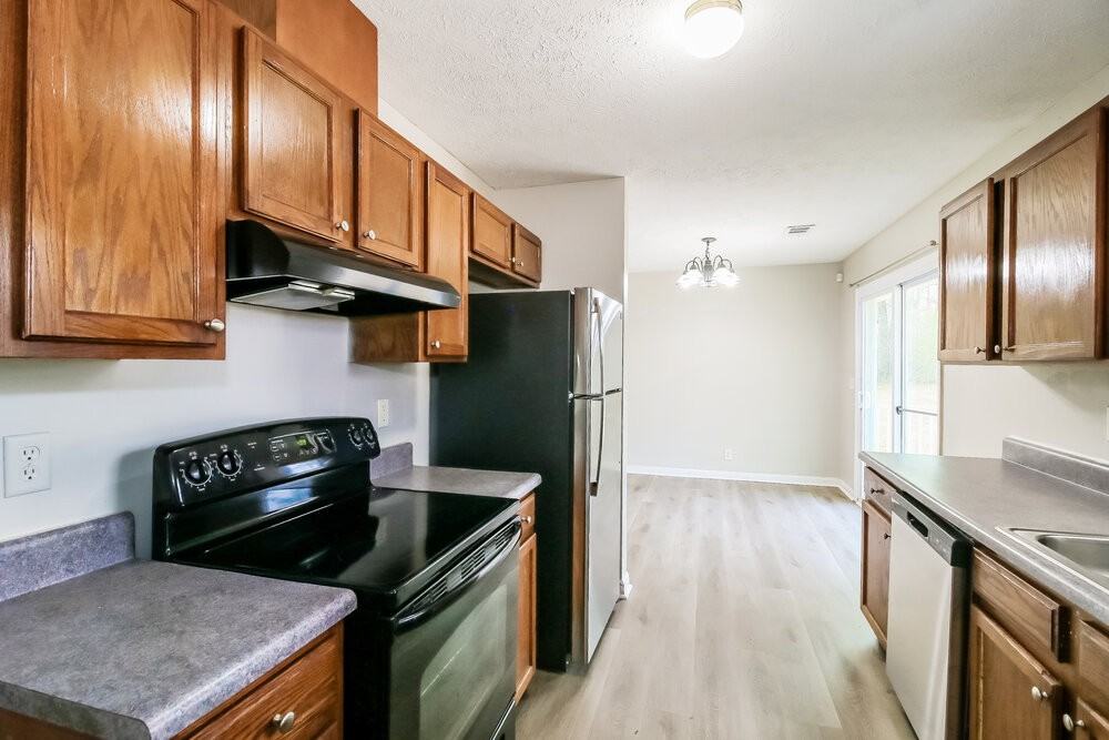 1113 Spring Creek Cir - Photo 7 of 16