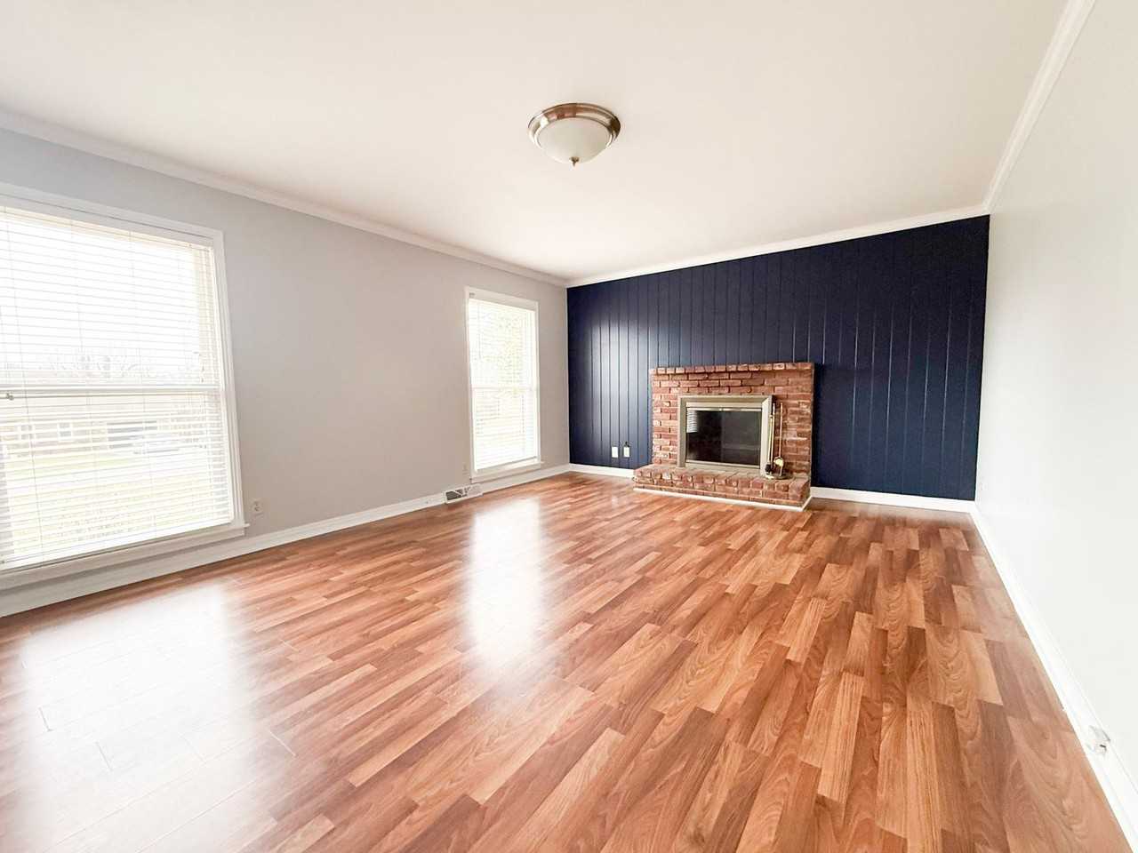 995 Melrose Dr - Photo 3 of 28