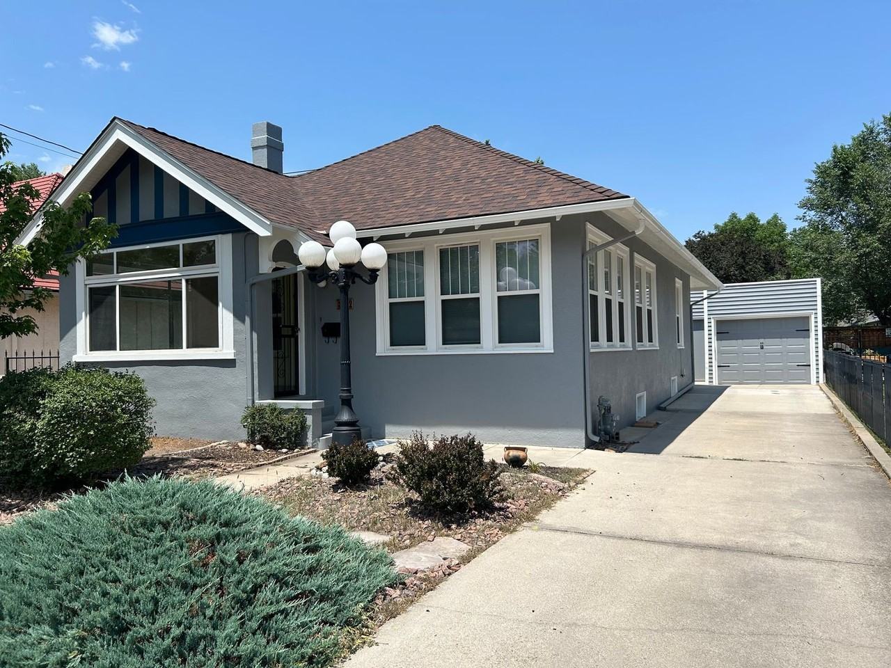 212 E Columbia St - Photo 2 of 25