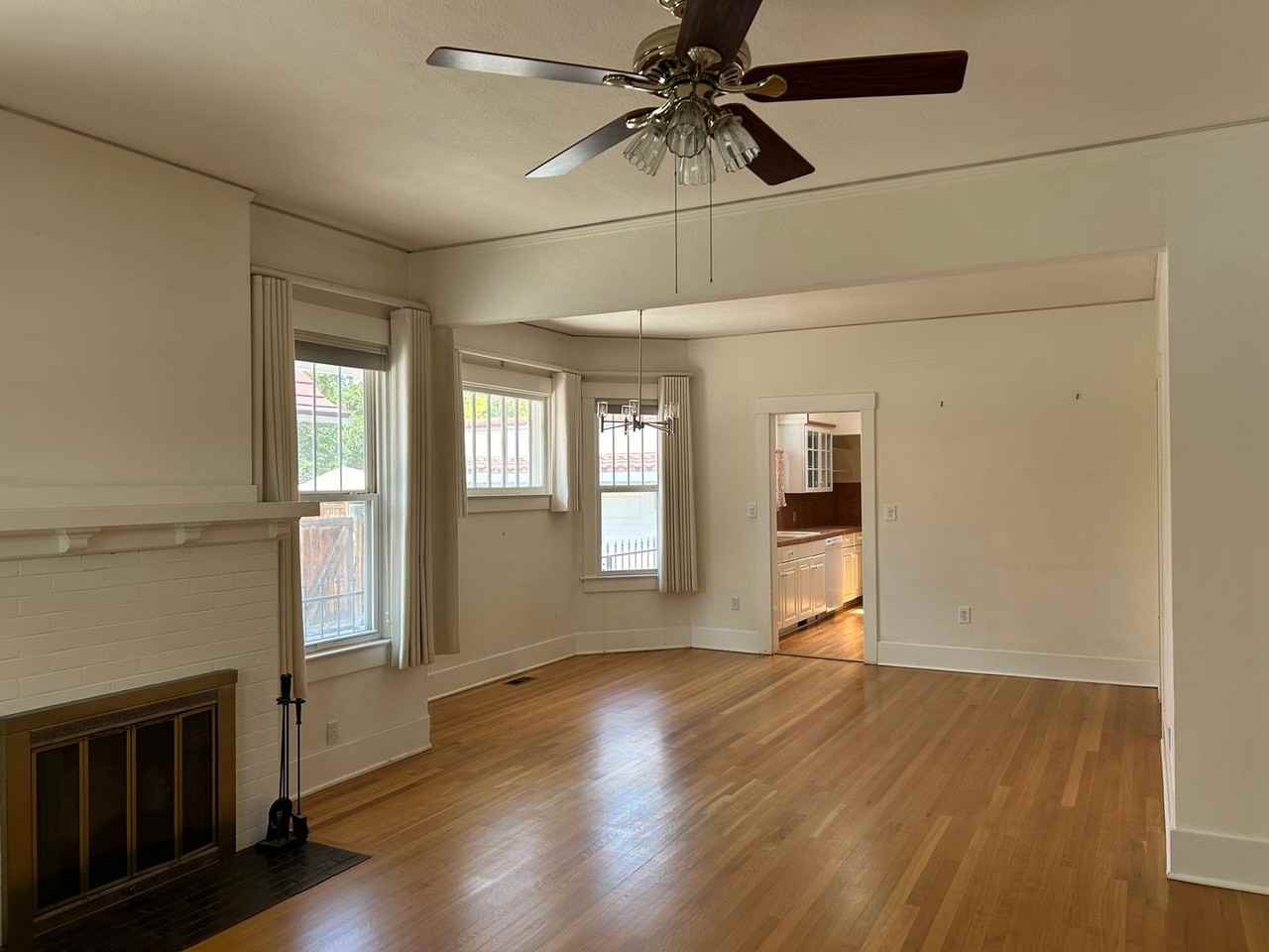 212 E Columbia St - Photo 7 of 25