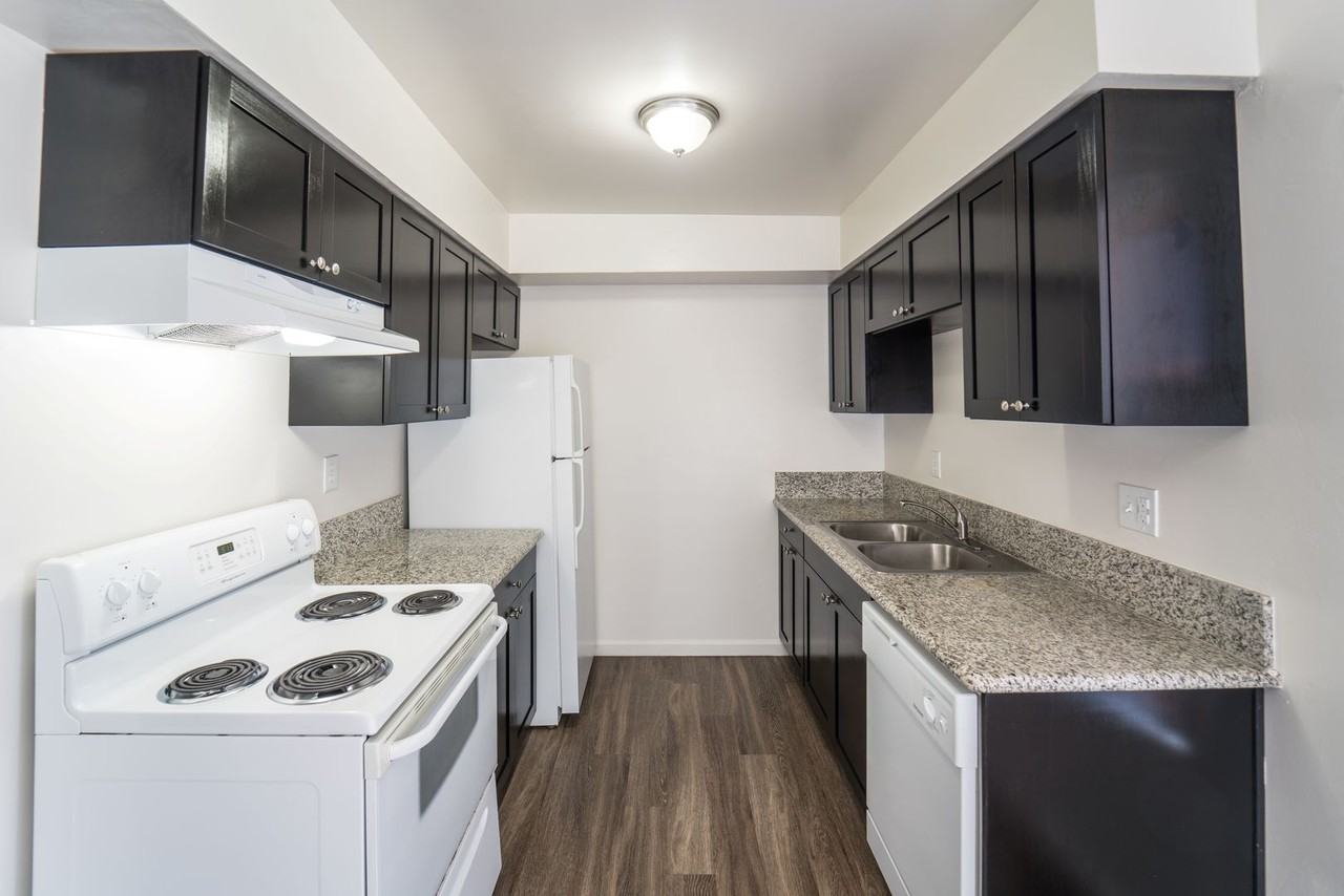 4878 Saratoga Ave - Photo 3 of 7