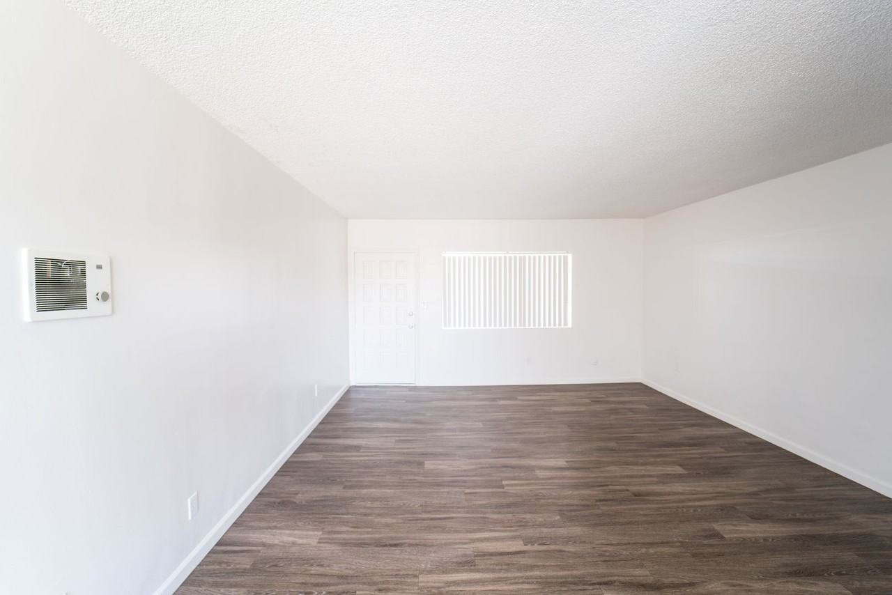 4878 Saratoga Ave - Photo 4 of 7