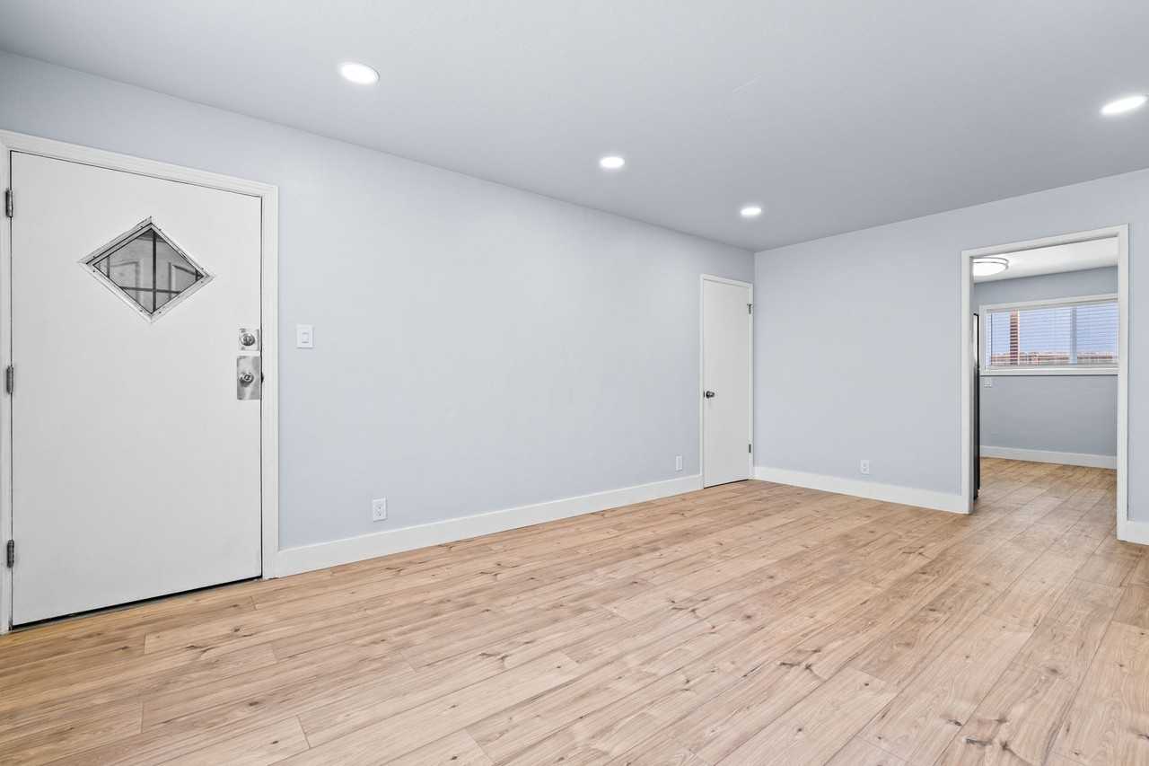 10324 Walnut St #B - Photo 3 of 26