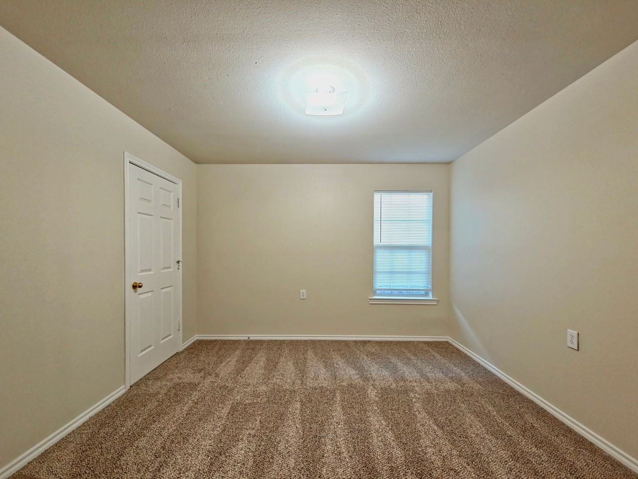 2909 106th St - Photo 7 of 23