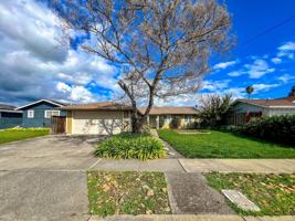 featured image of 3306 Macleod St