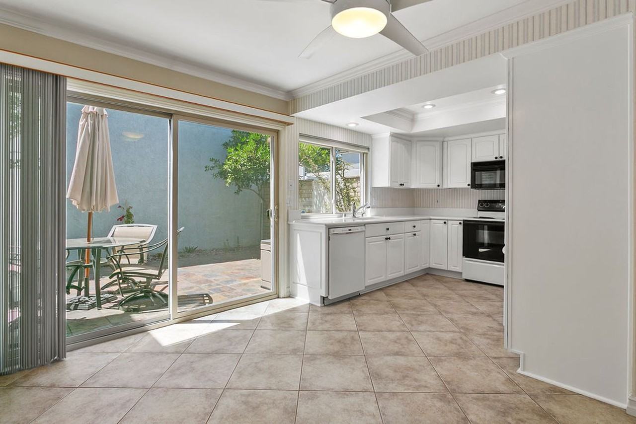 3712 S Sea Breeze - Photo 4 of 23