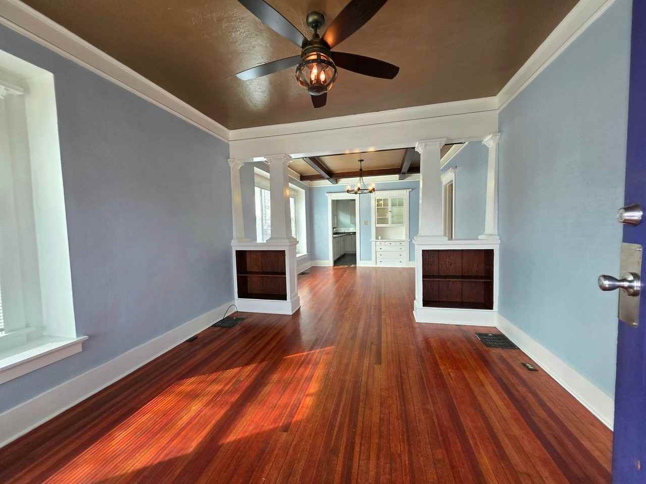 1033 Carteret Ave - Photo 3 of 15