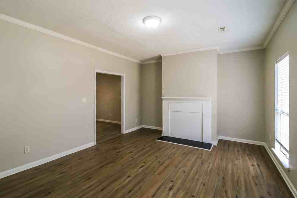 120 Mann Blvd - Photo 5 of 16