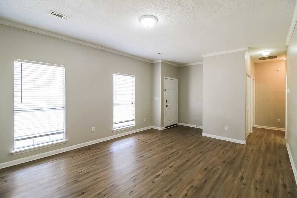 120 Mann Blvd - Photo 6 of 16