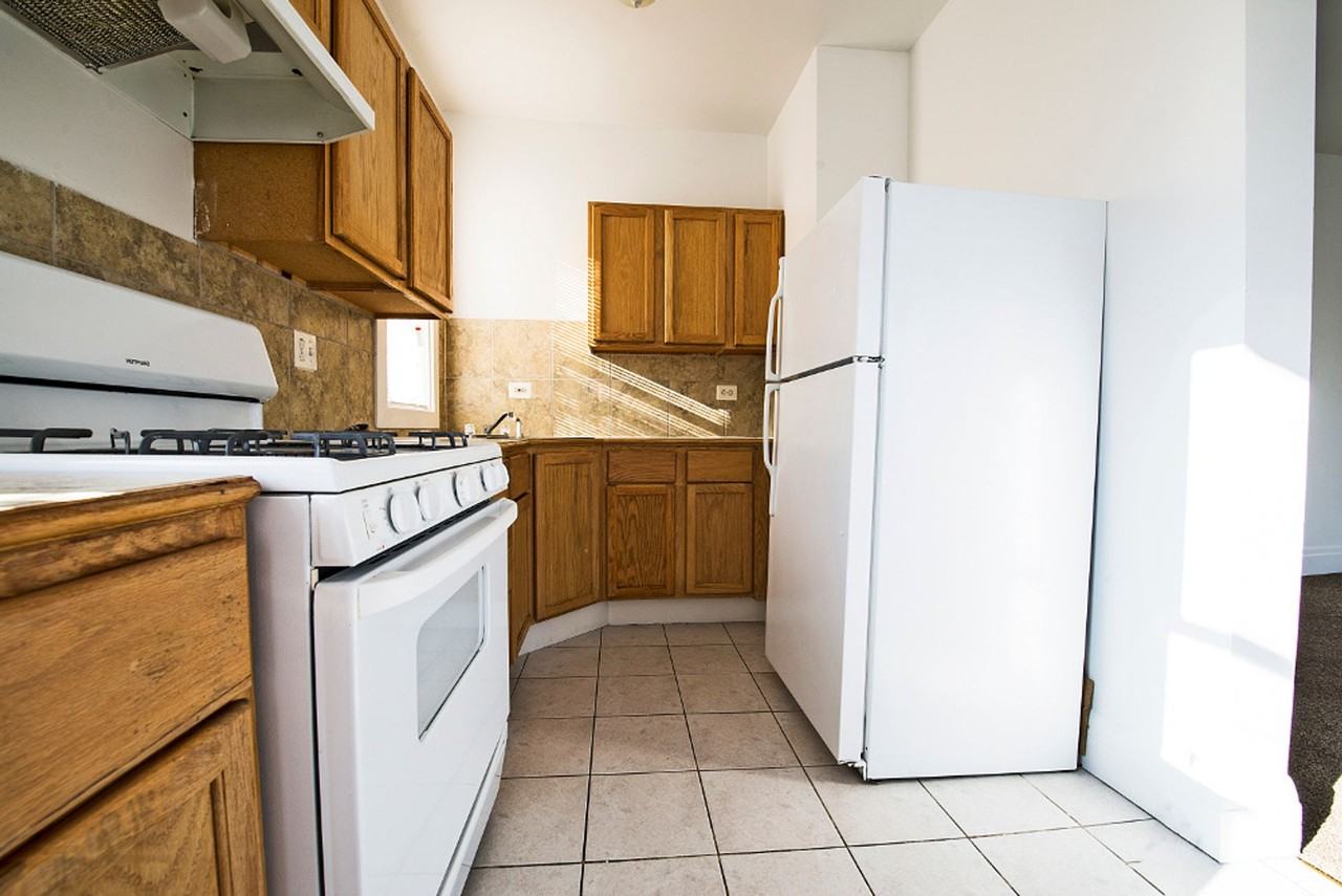 6033 S Vernon - Photo 2 of 26