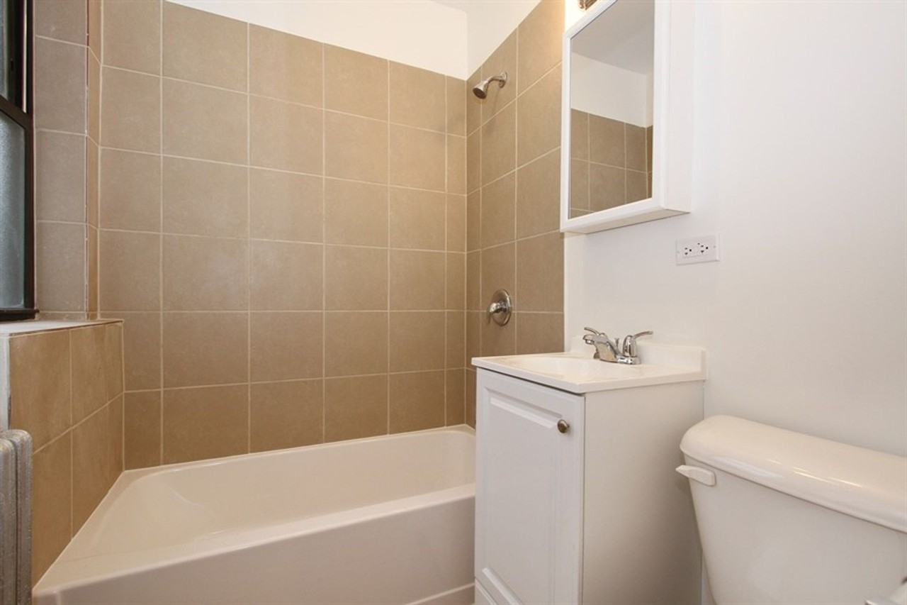 7653 S Loomis Blvd Chicago, IL 60620 - Photo 2 of 11