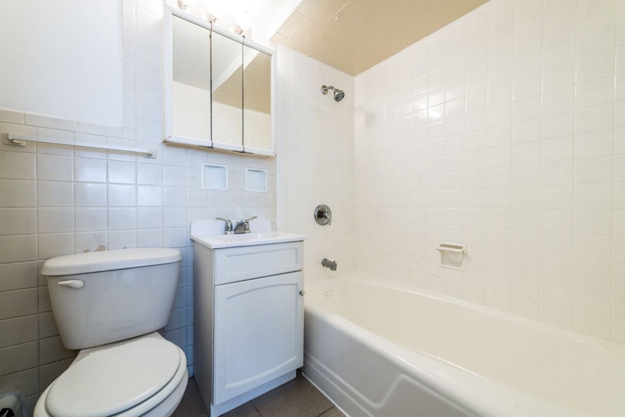 7101 S Artesian Ave Chicago, IL 60629 - Photo 2 of 19