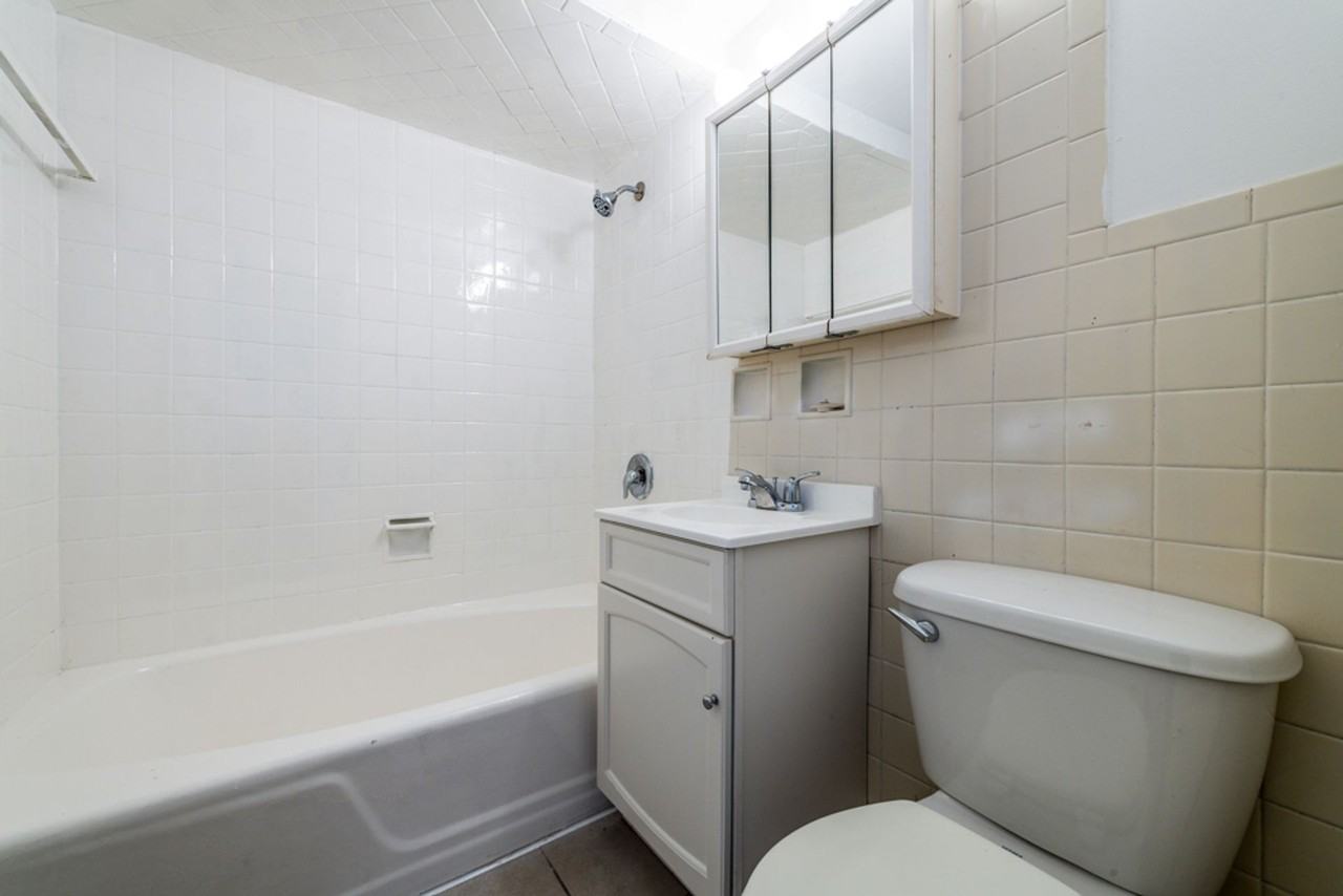 7101 S Artesian Ave Chicago, IL 60629 - Photo 3 of 19