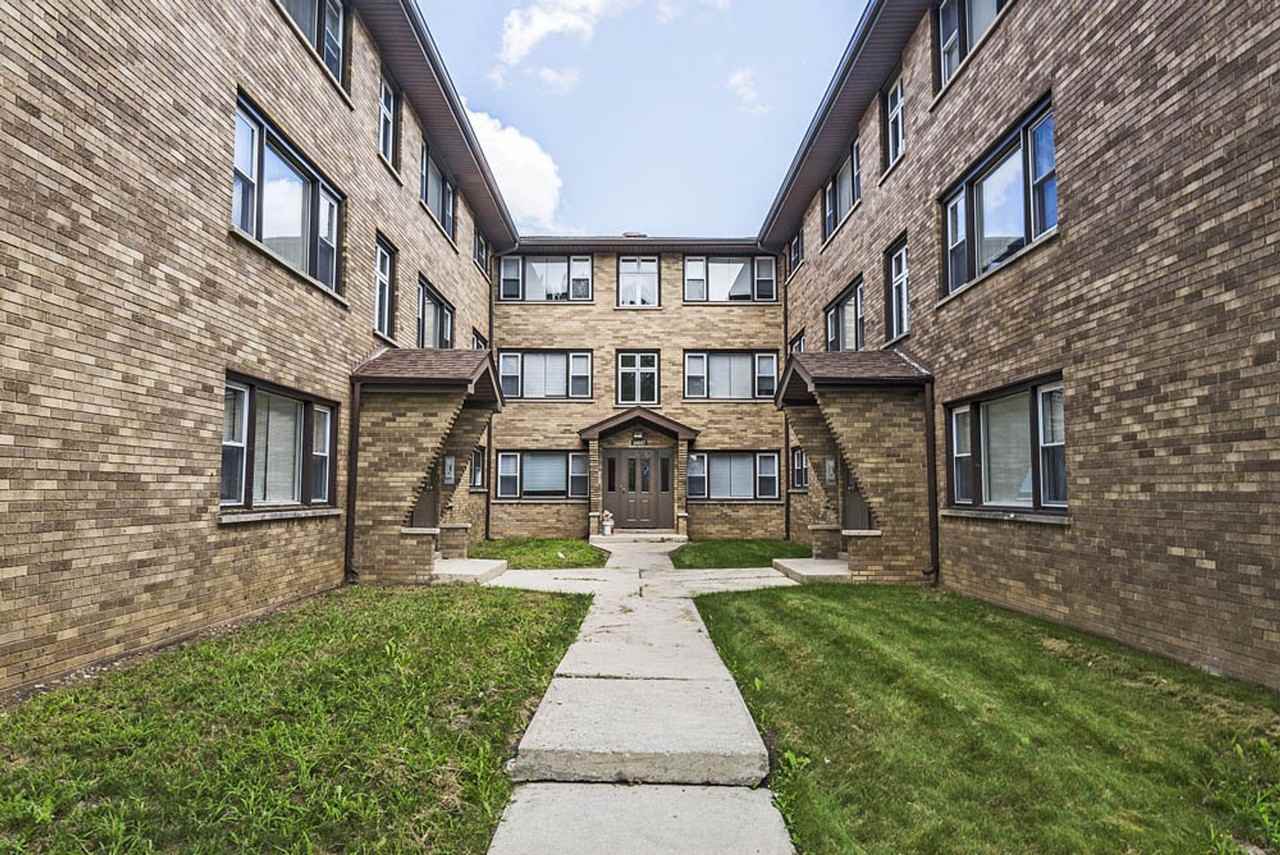 14015 S Tracy - Photo 2 of 20
