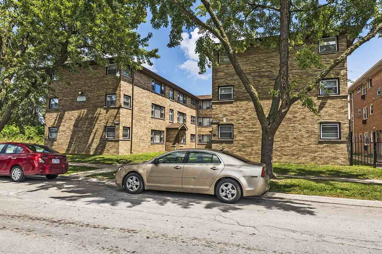 14015 S Tracy - Photo 3 of 20