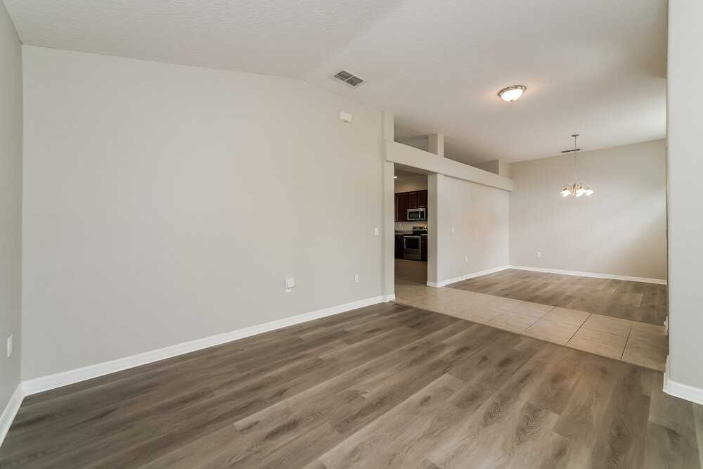 265 Cranbrook Dr - Photo 4 of 16